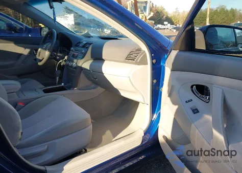 2010 Toyota Camry z USA, uszkodzony, nr VIN 4T4BF3EK4AR028382